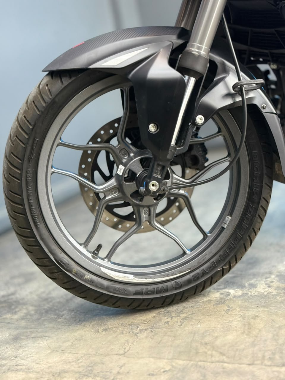 BAJAJ ROUSER 200 2026