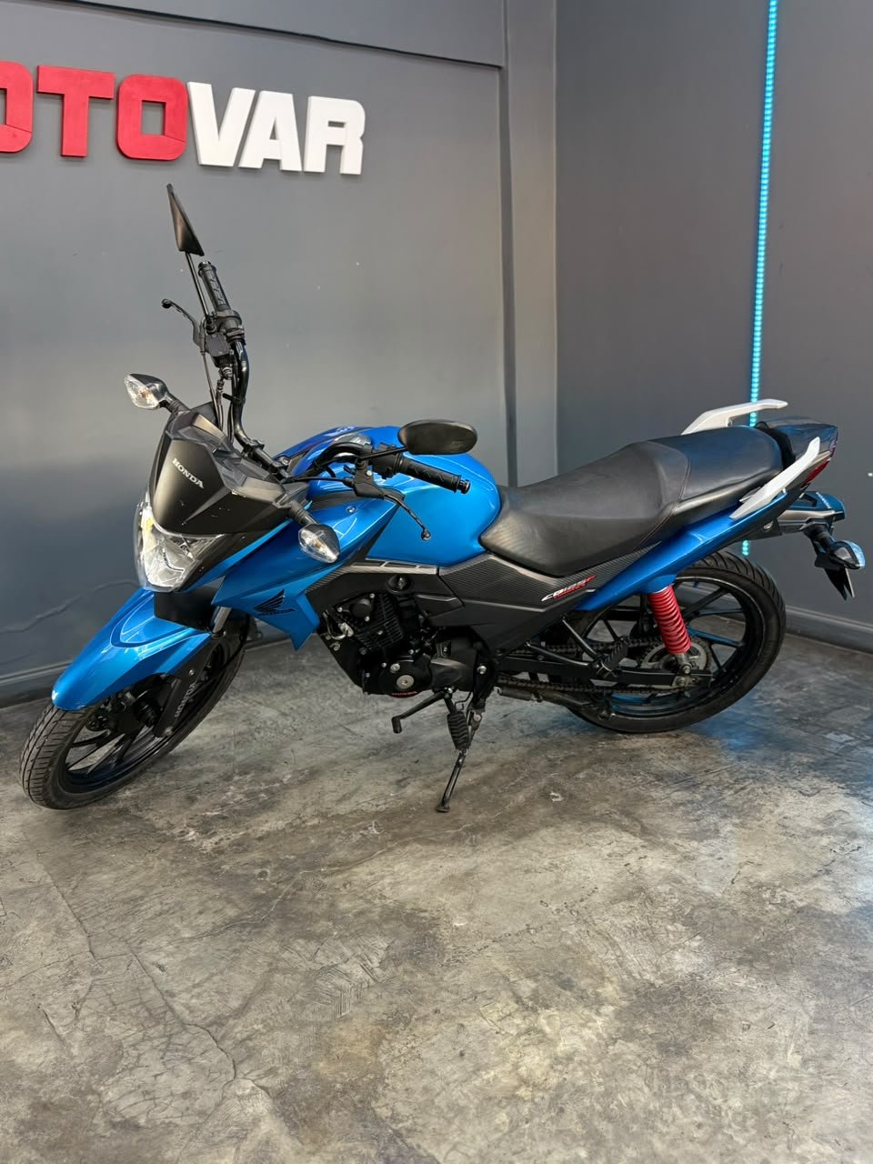 HONDA CB125F TWISTER 2022