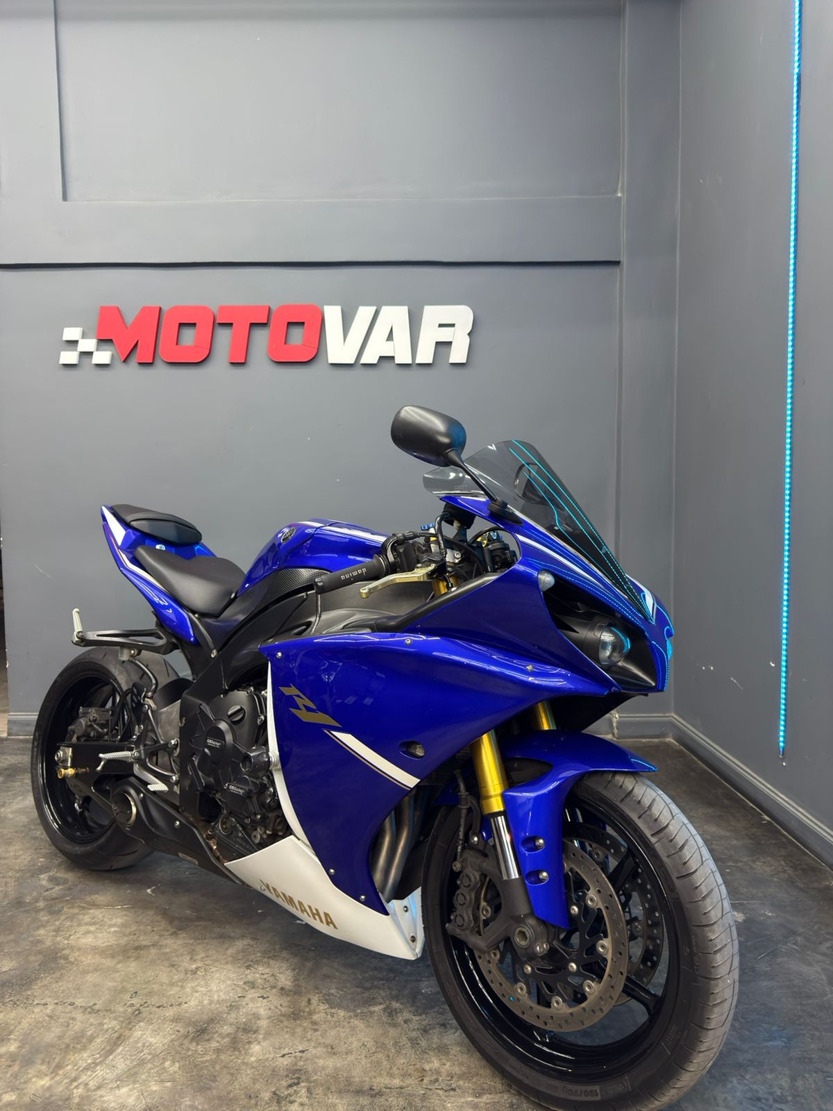 YAMAHA R1 2012