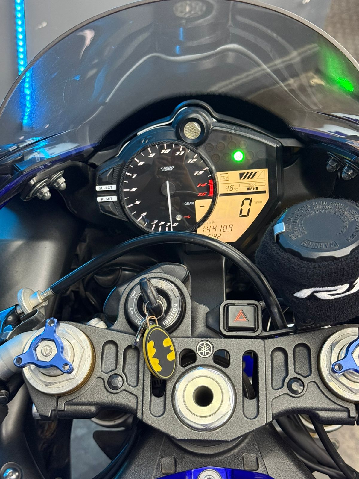 YAMAHA R1 2012