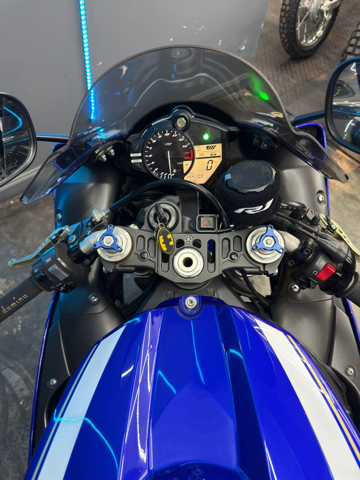 YAMAHA R1 2012