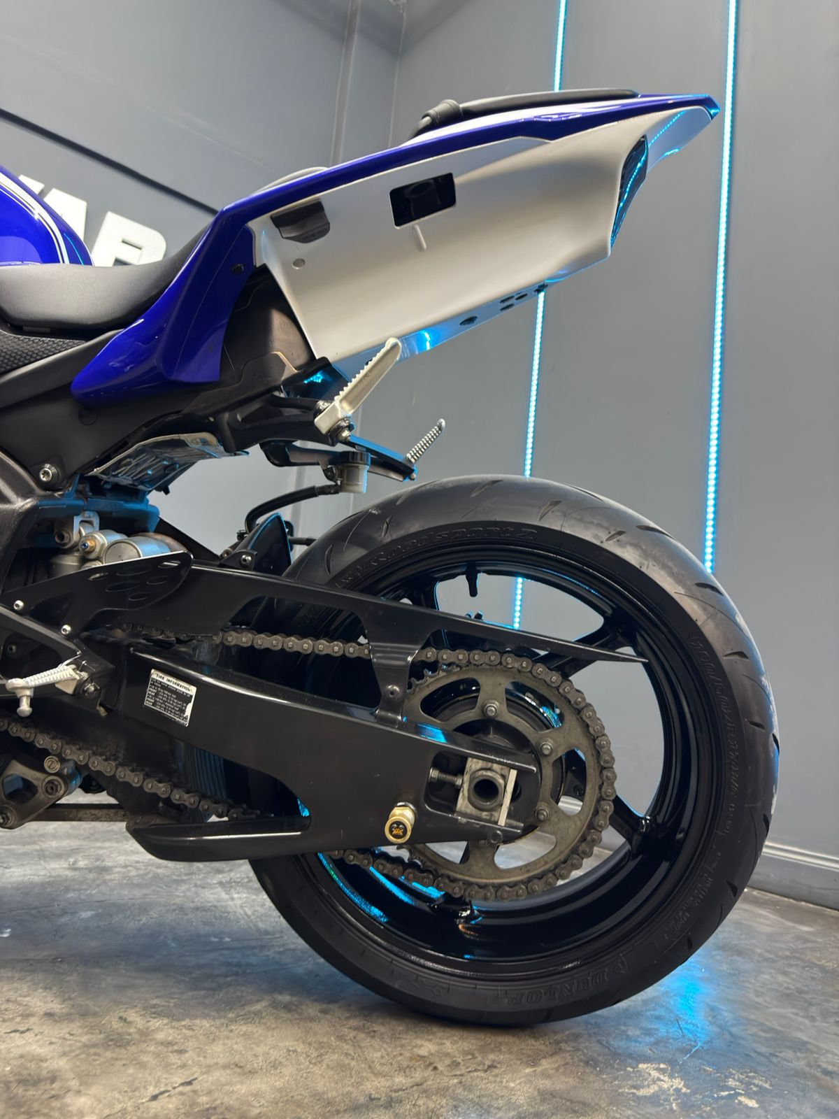 YAMAHA R1 2012