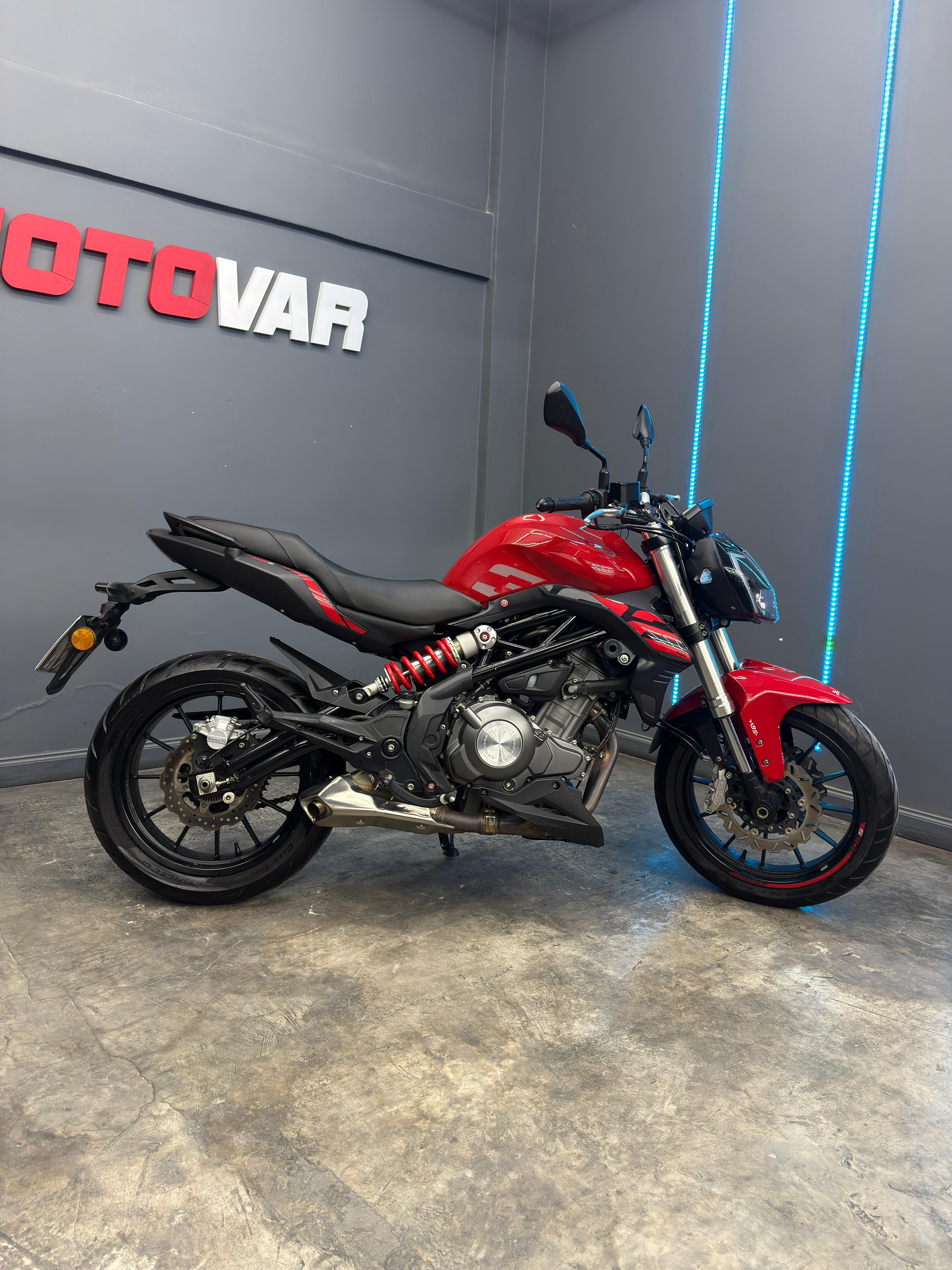 BENELLI TNT 302S