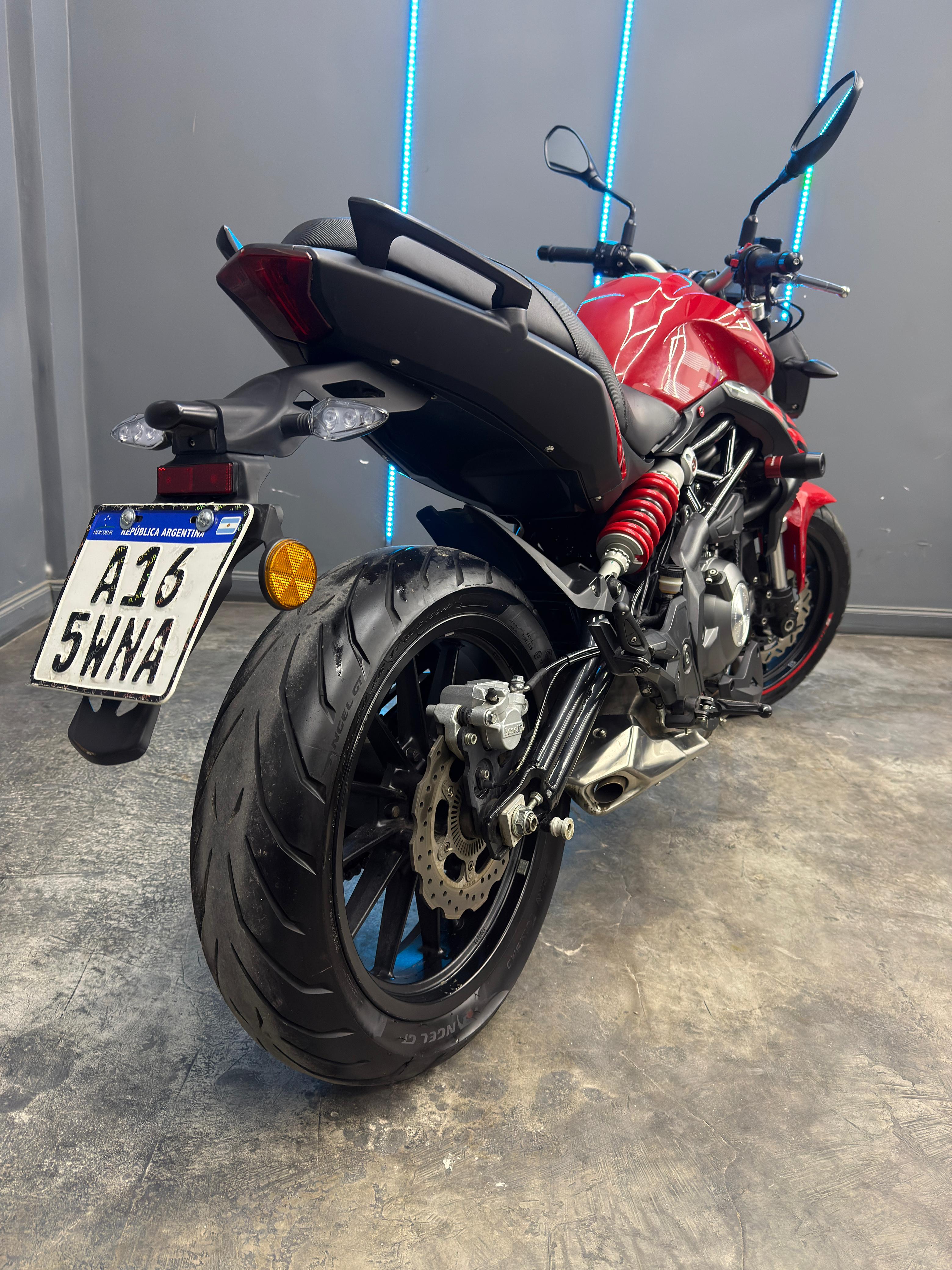 BENELLI TNT 302S 2022