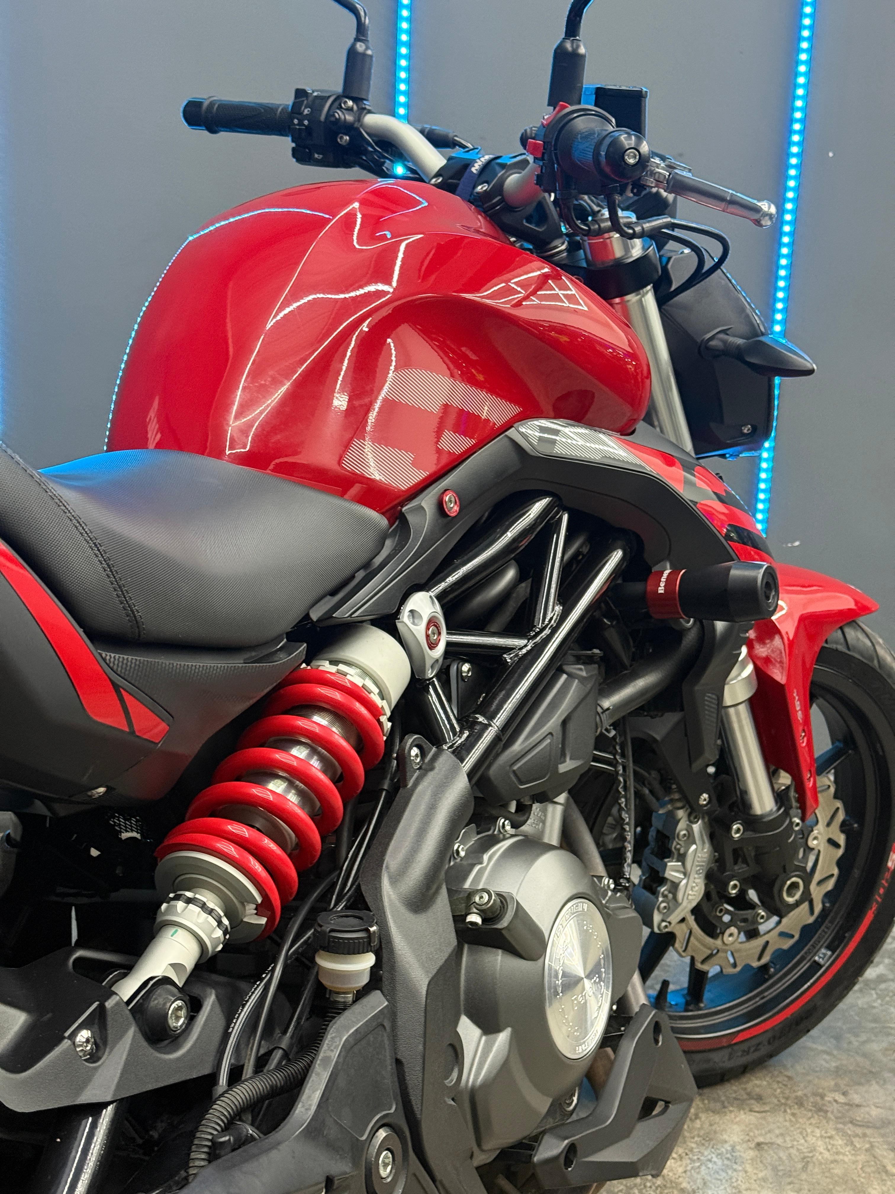BENELLI TNT 302S 2022