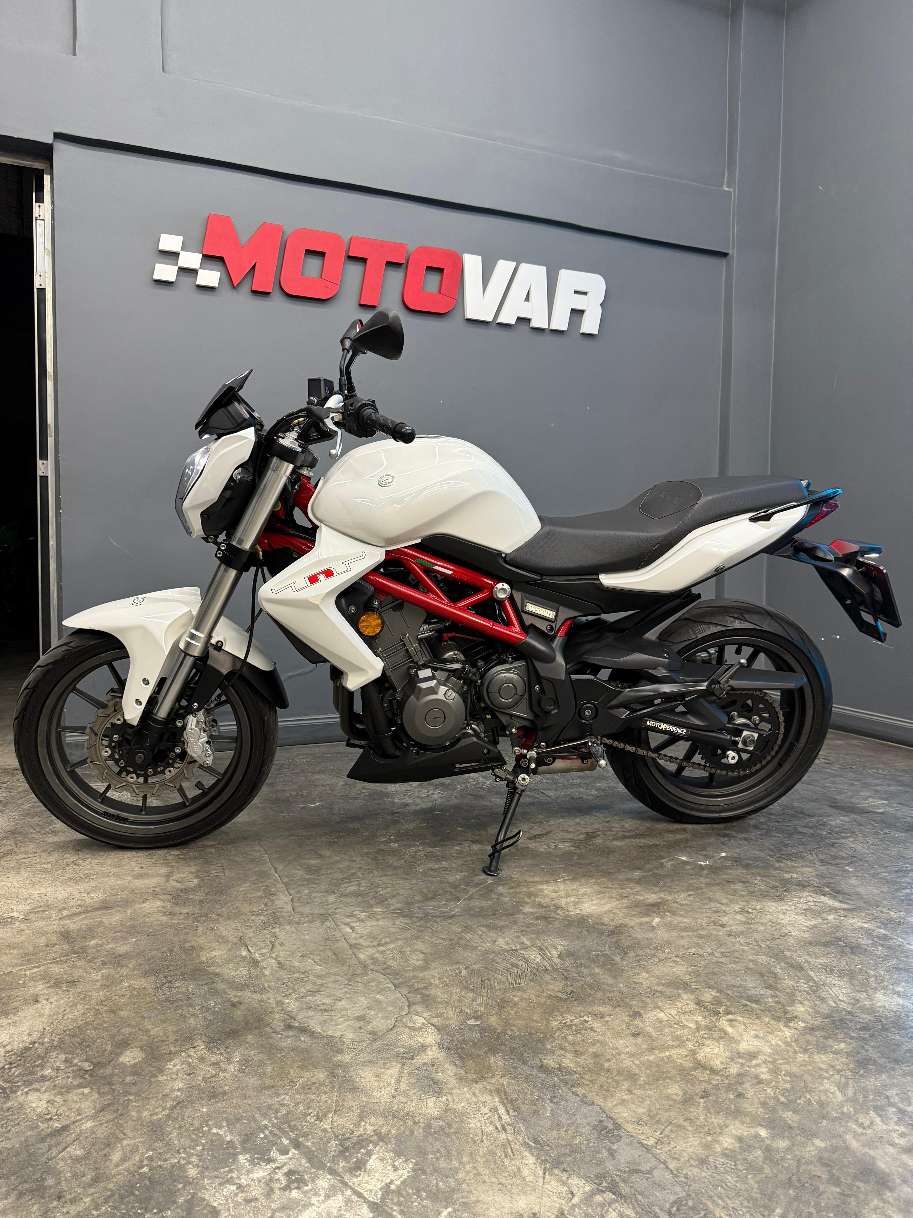 BENELLI TNT 300 2017