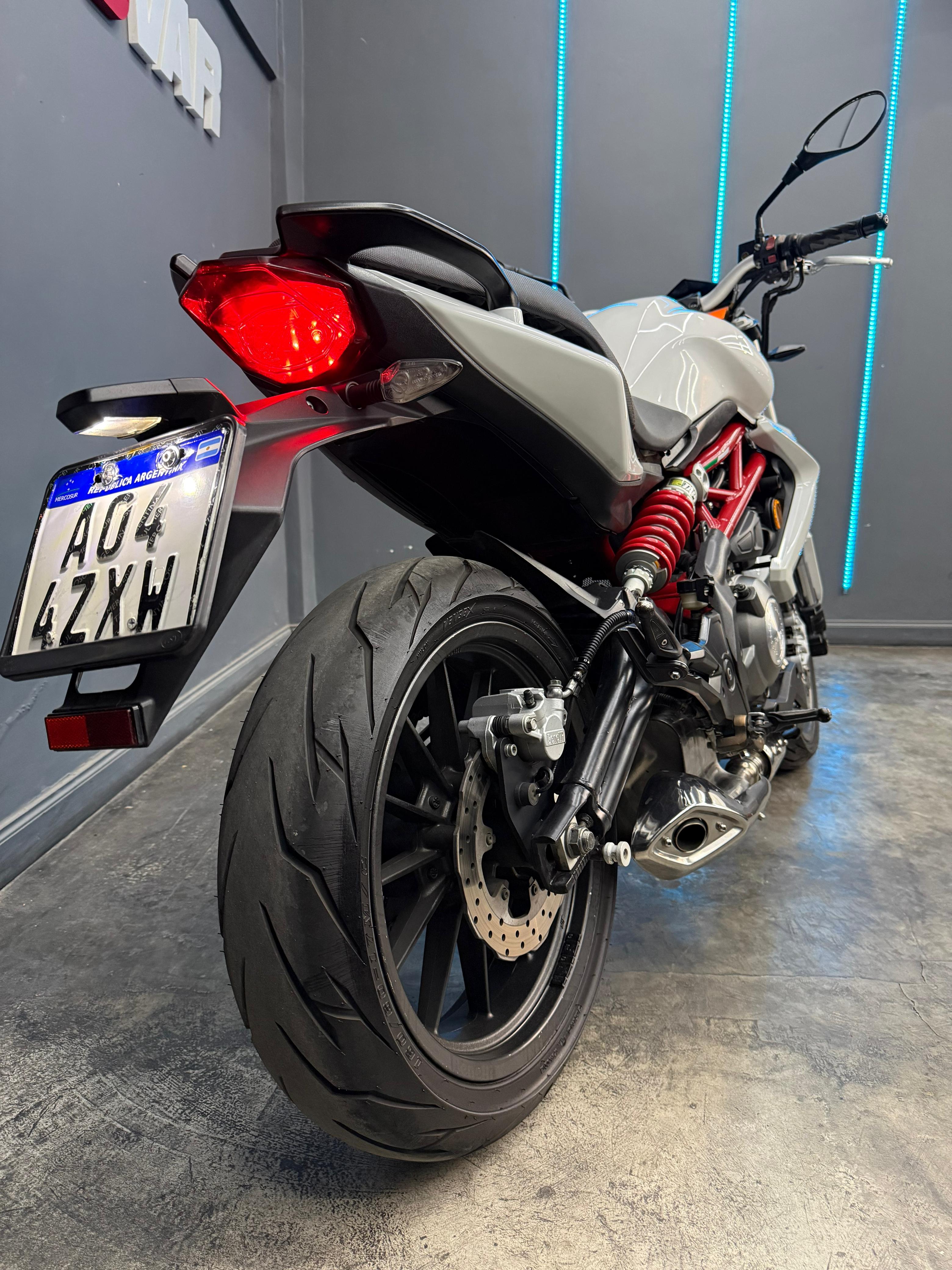 BENELLI TNT 300 2017