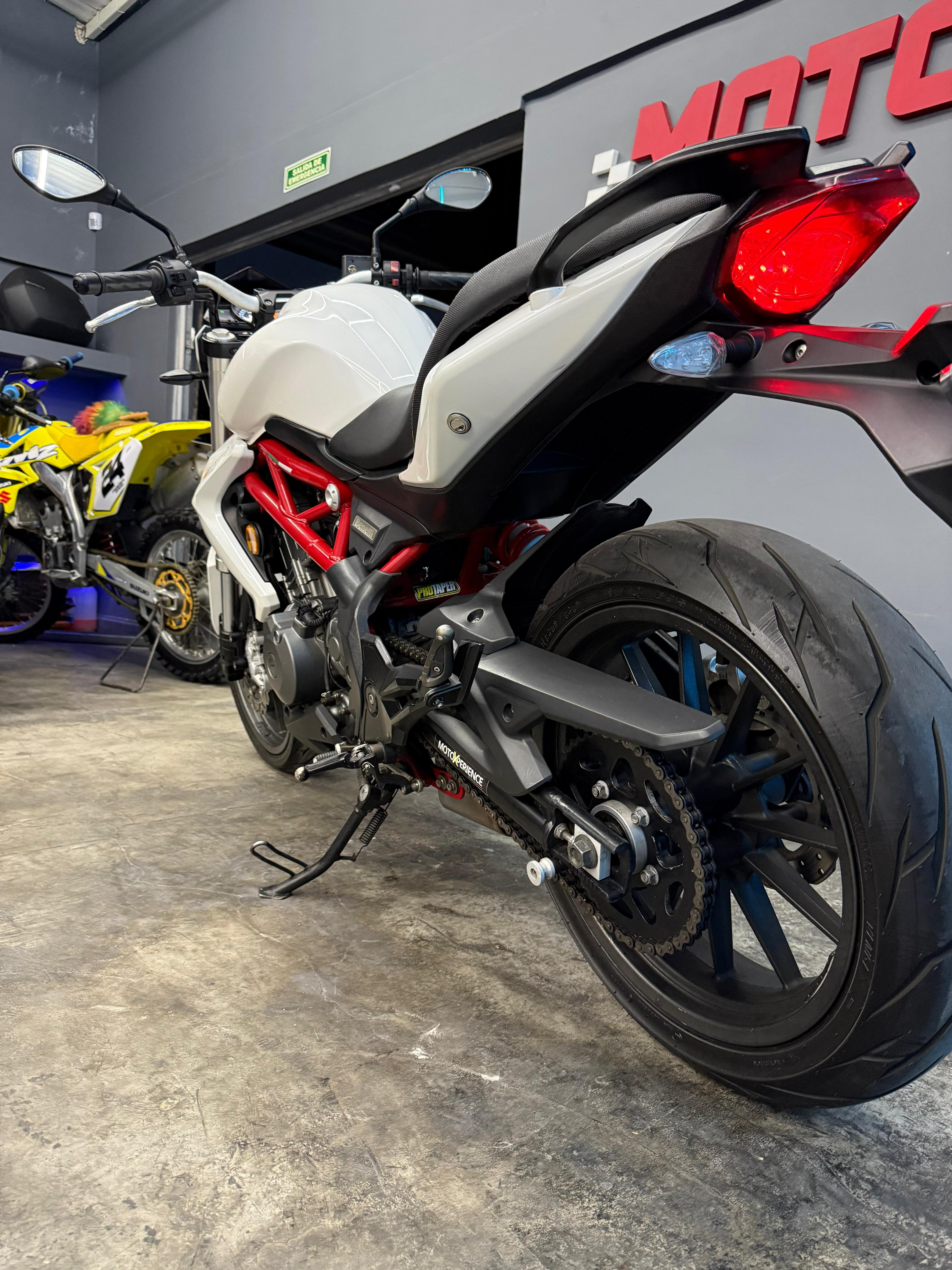 BENELLI TNT 300 2017