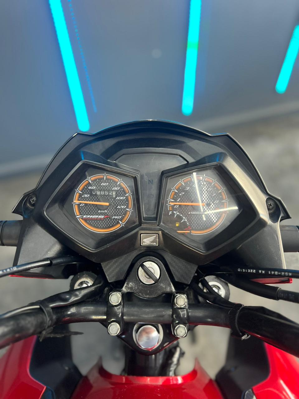 HONDA CB125F TWISTER 2023