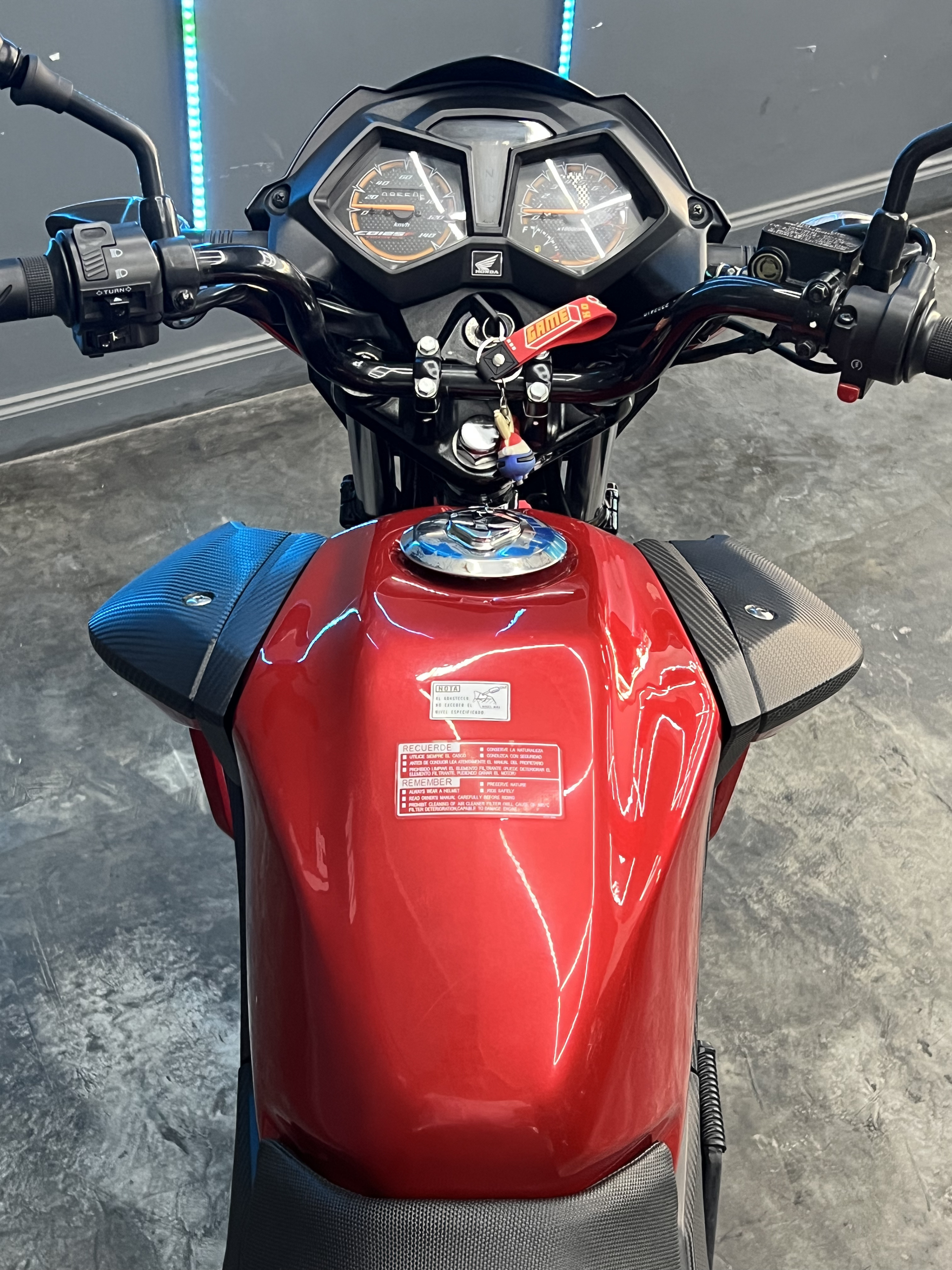 HONDA CB125F TWISTER 2024