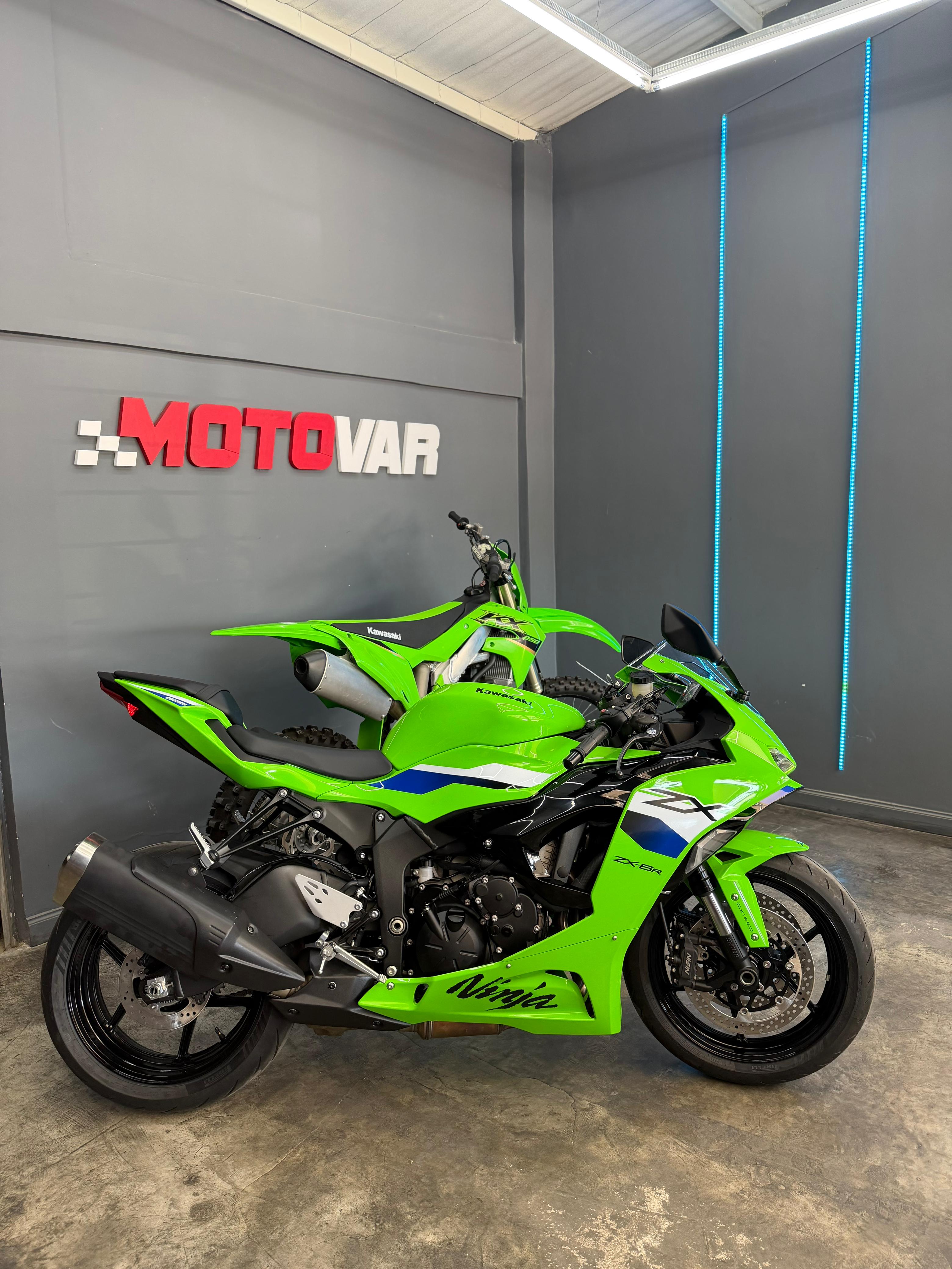 KAWASAKI ZX6R