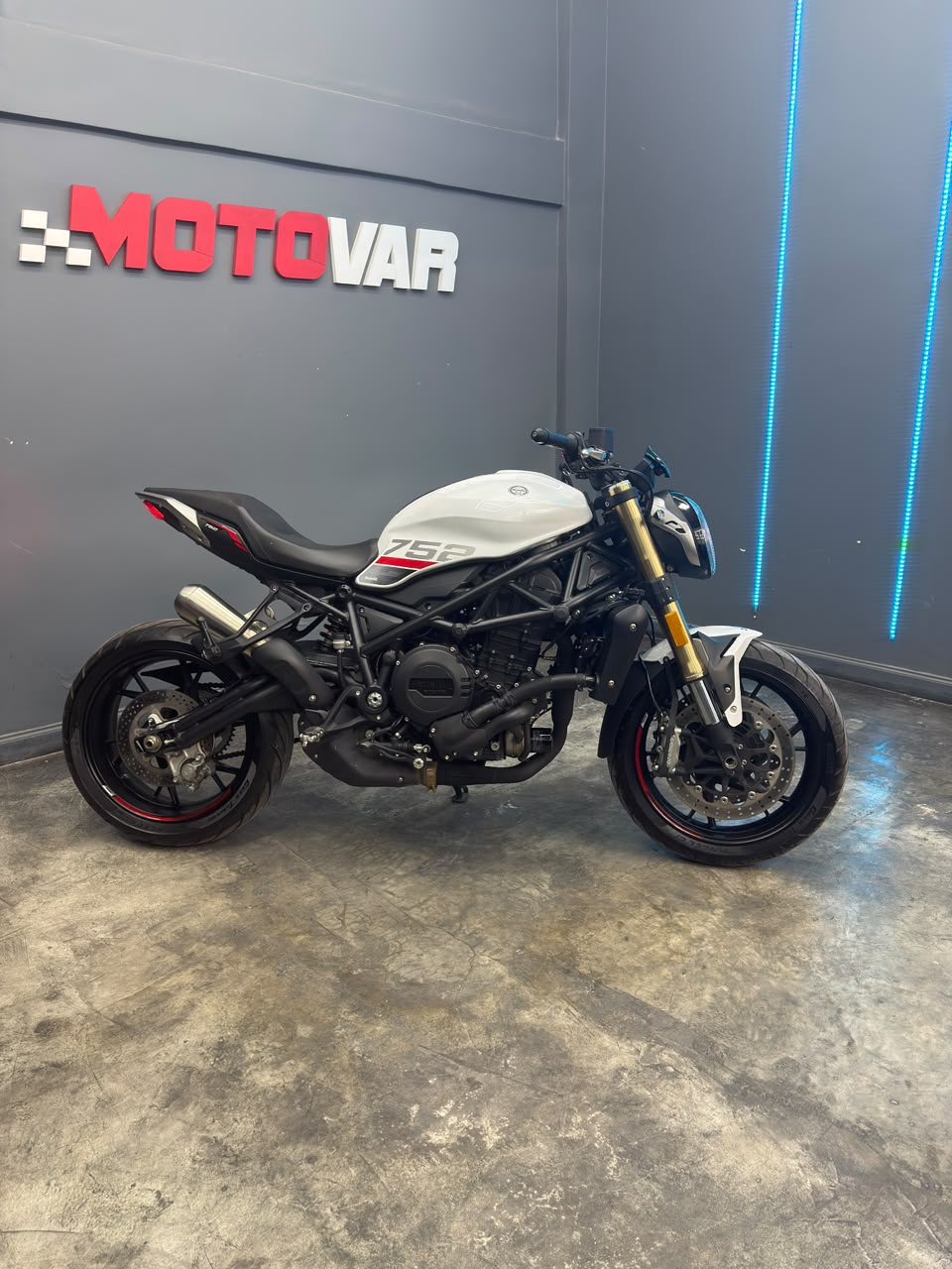 BENELLI 752S