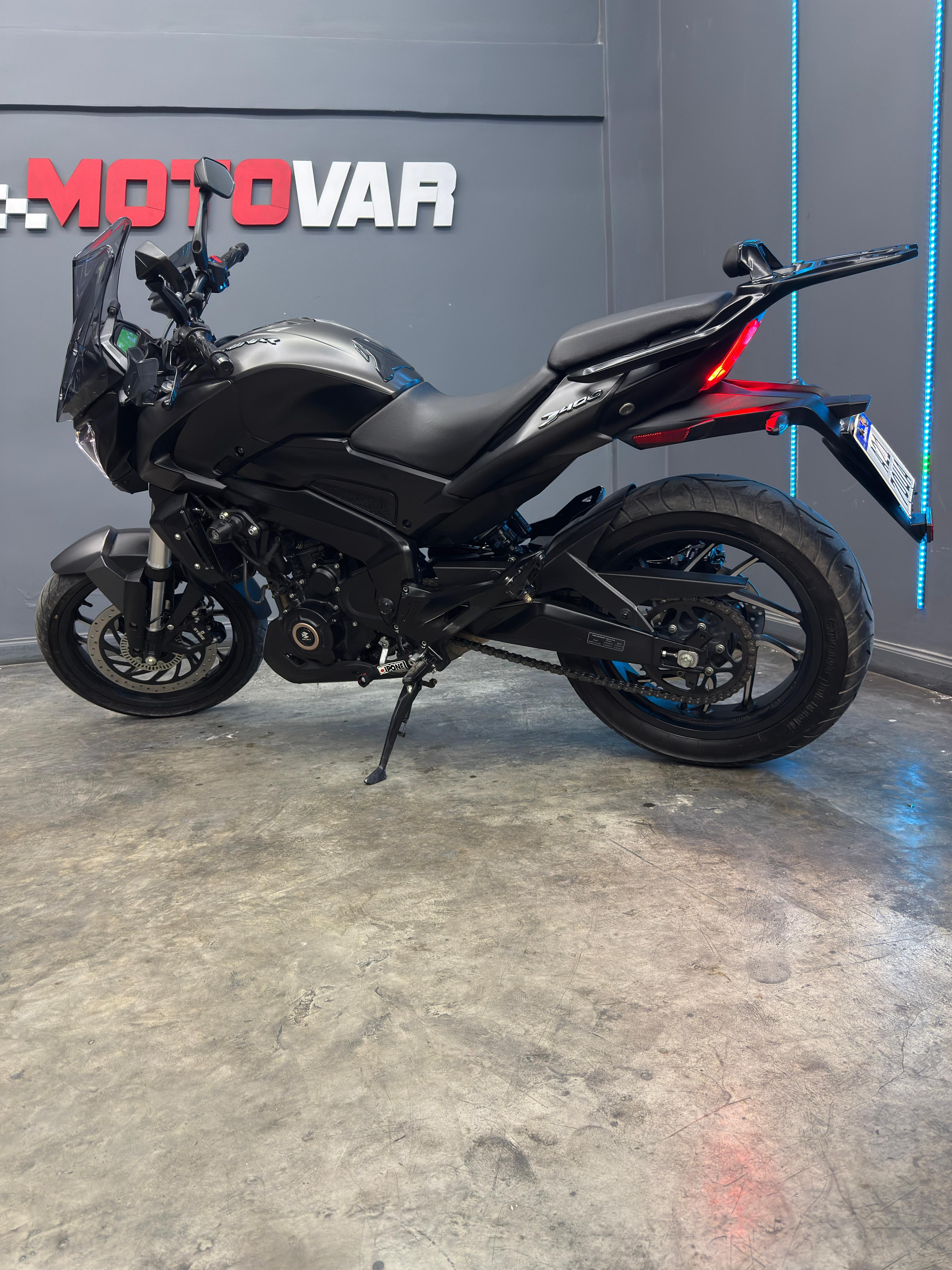BAJAJ DOMINAR 400 2024