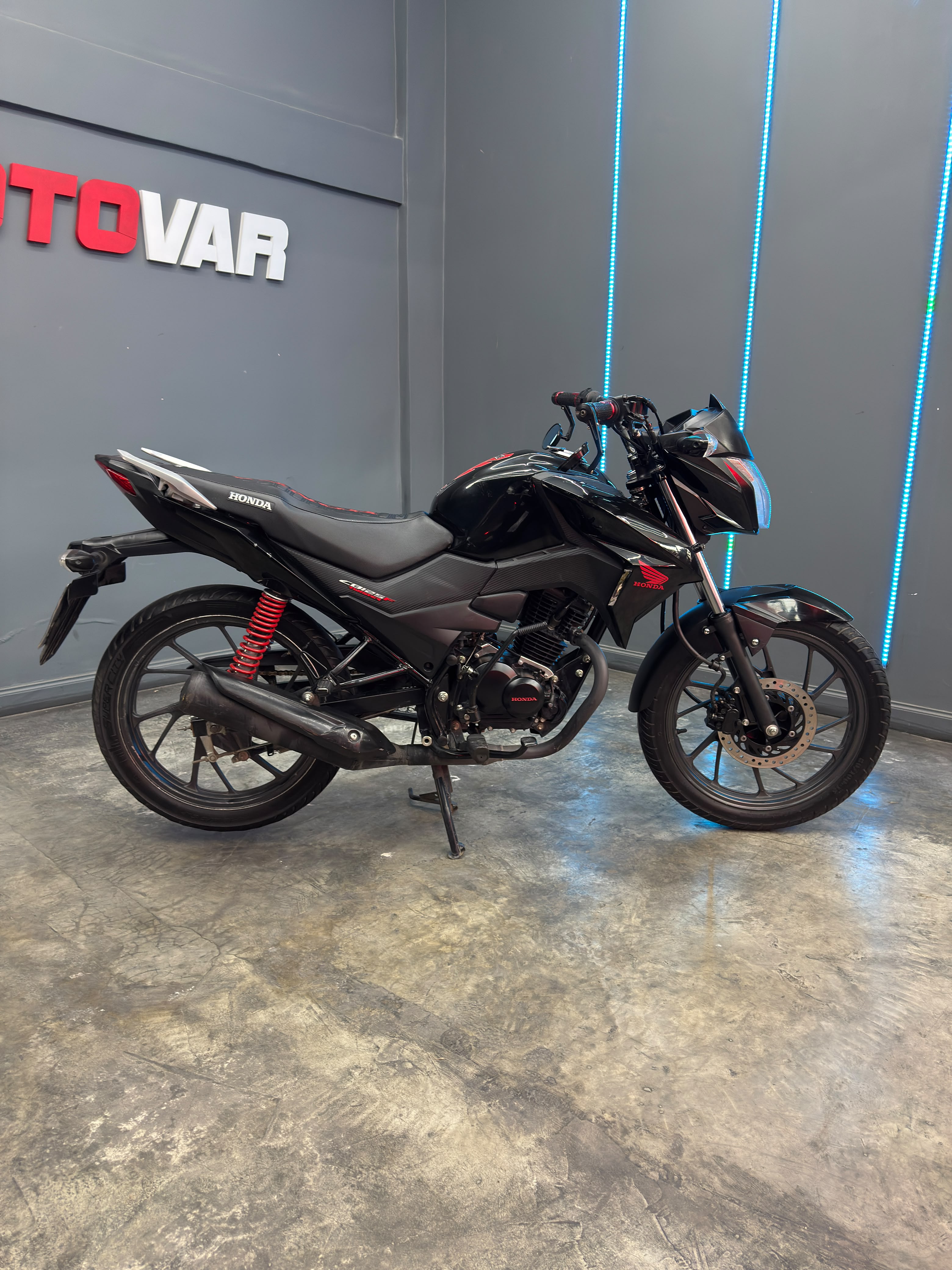 HONDA CB125F TWISTER 2022