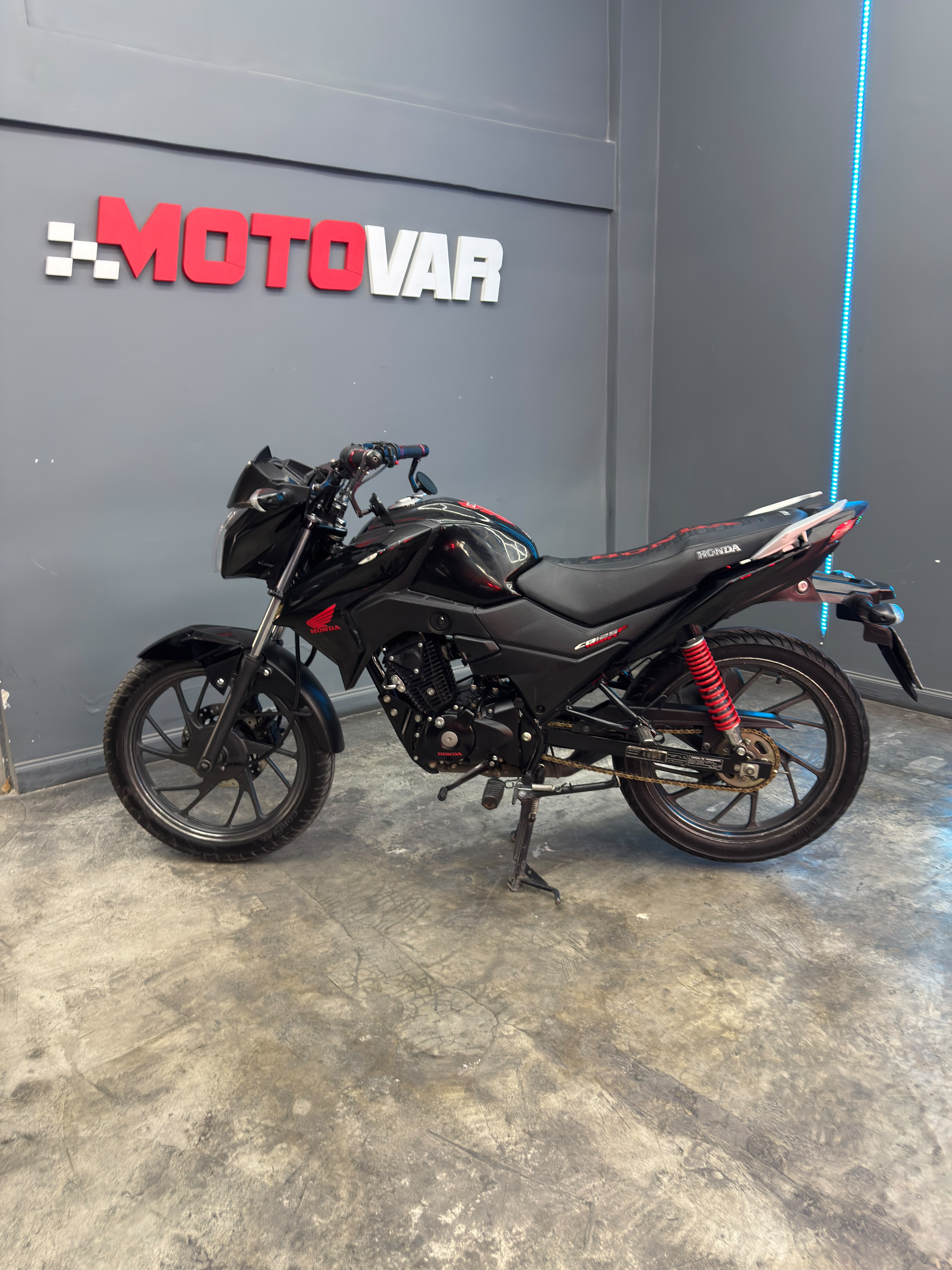 HONDA CB125F TWISTER 2022