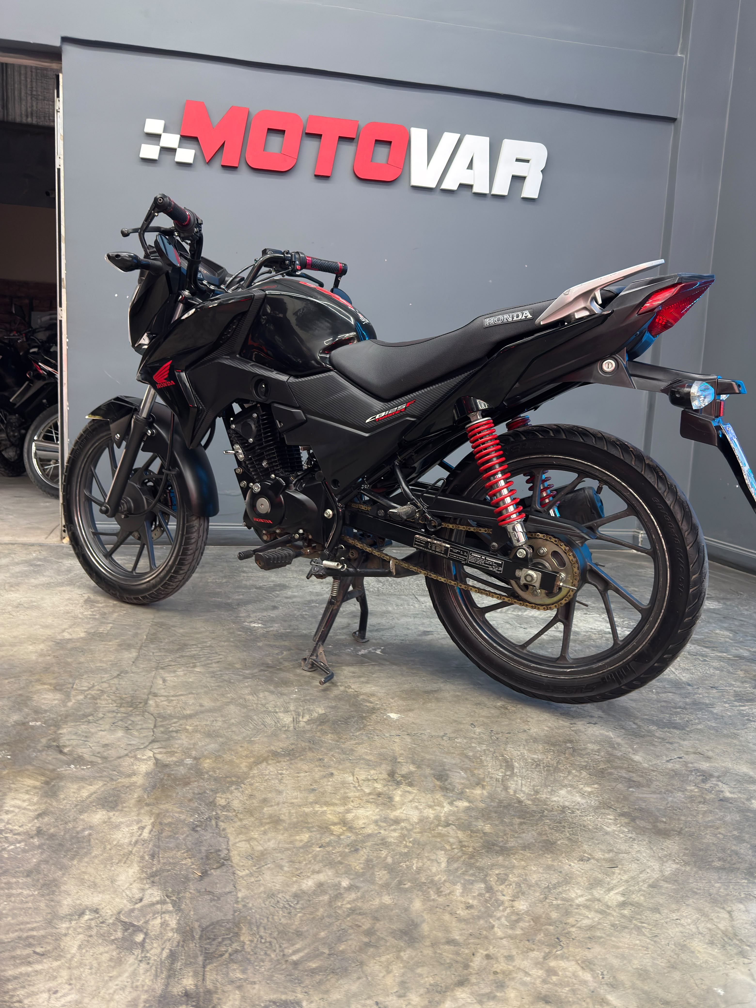HONDA CB125F TWISTER 2022