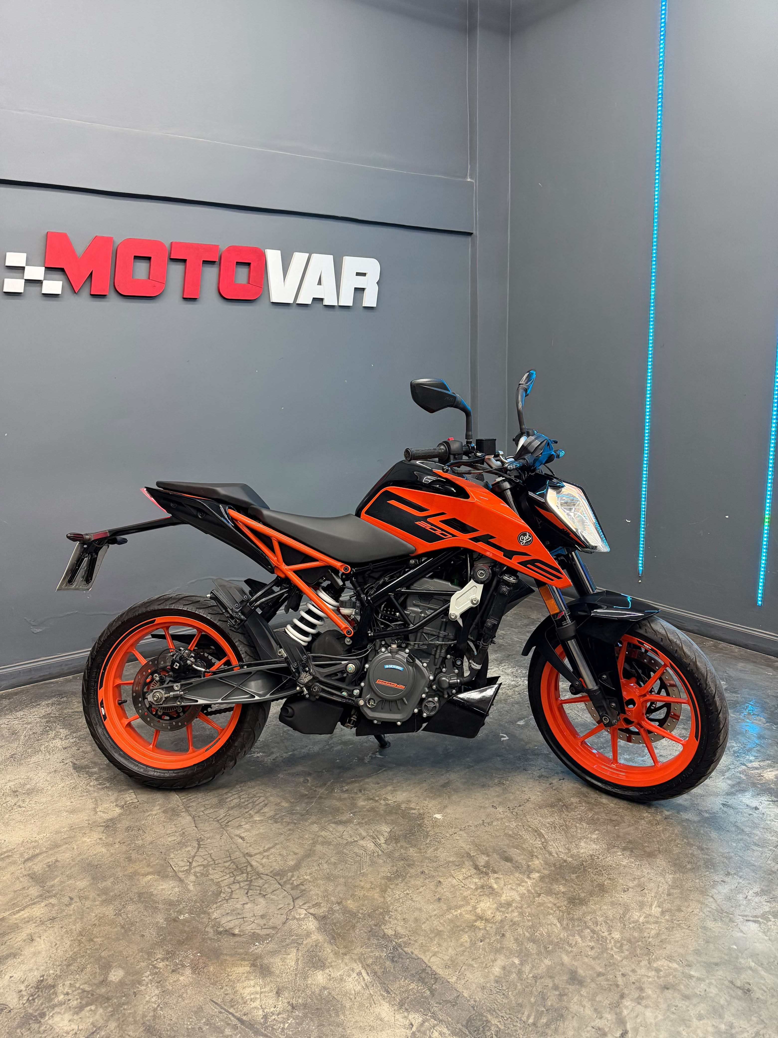 KTM DUKE 200 2022