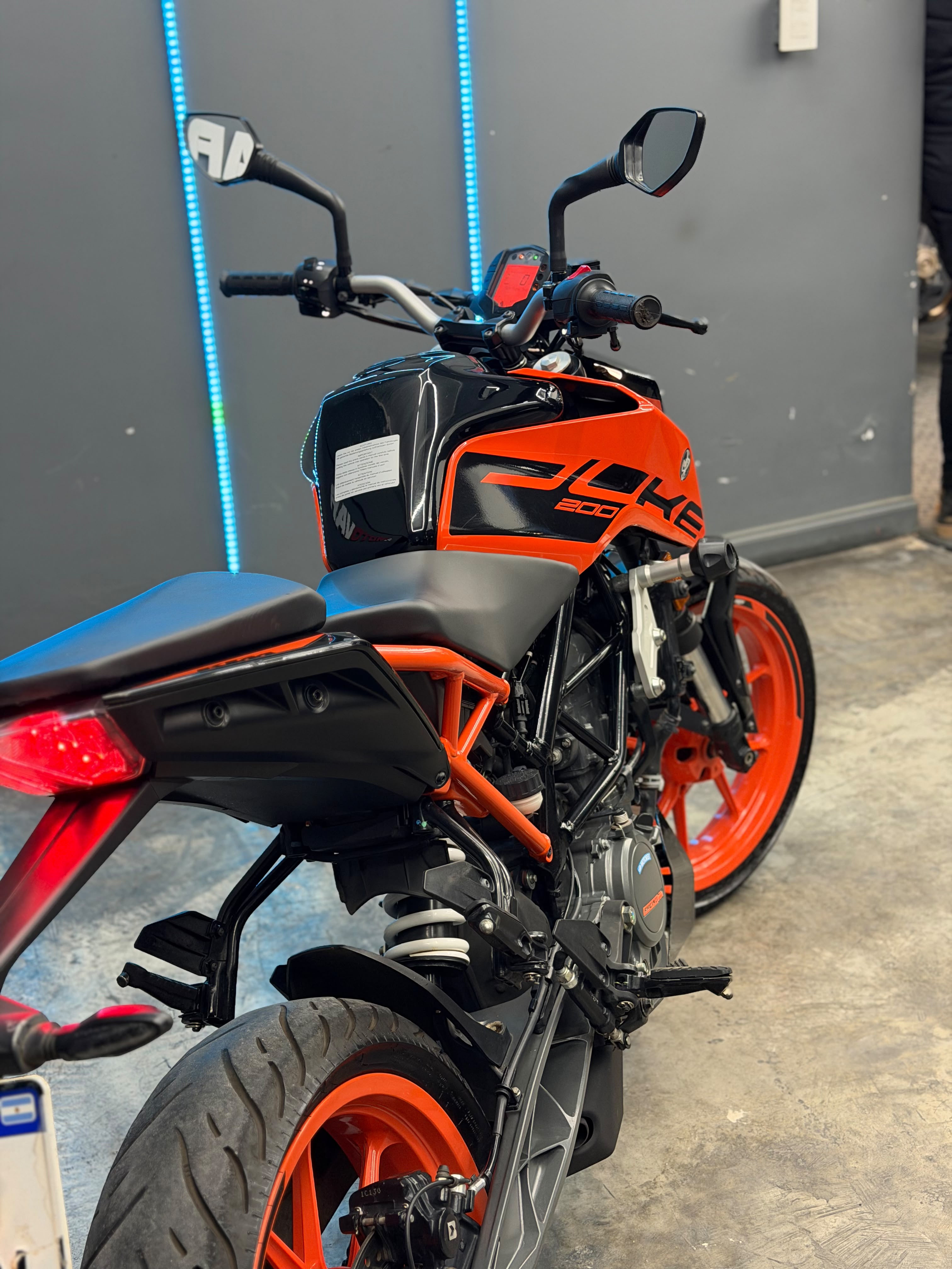 KTM DUKE 200 2022
