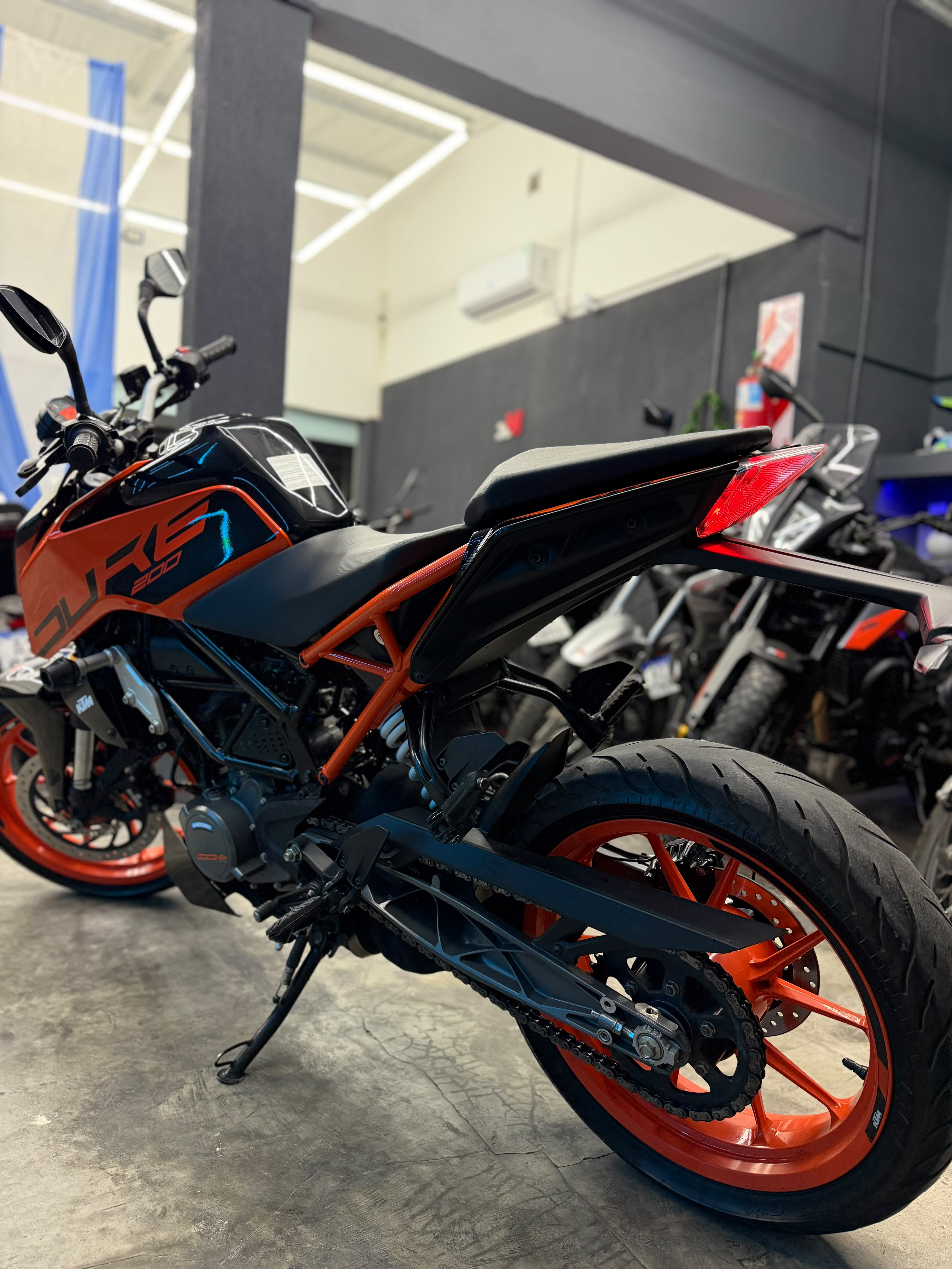 KTM DUKE 200 2022