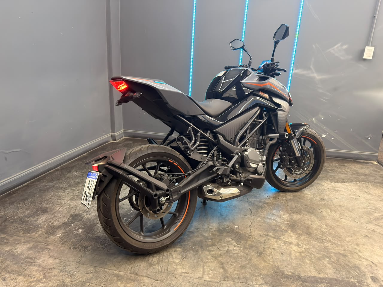 CFMOTO 300NK 2024