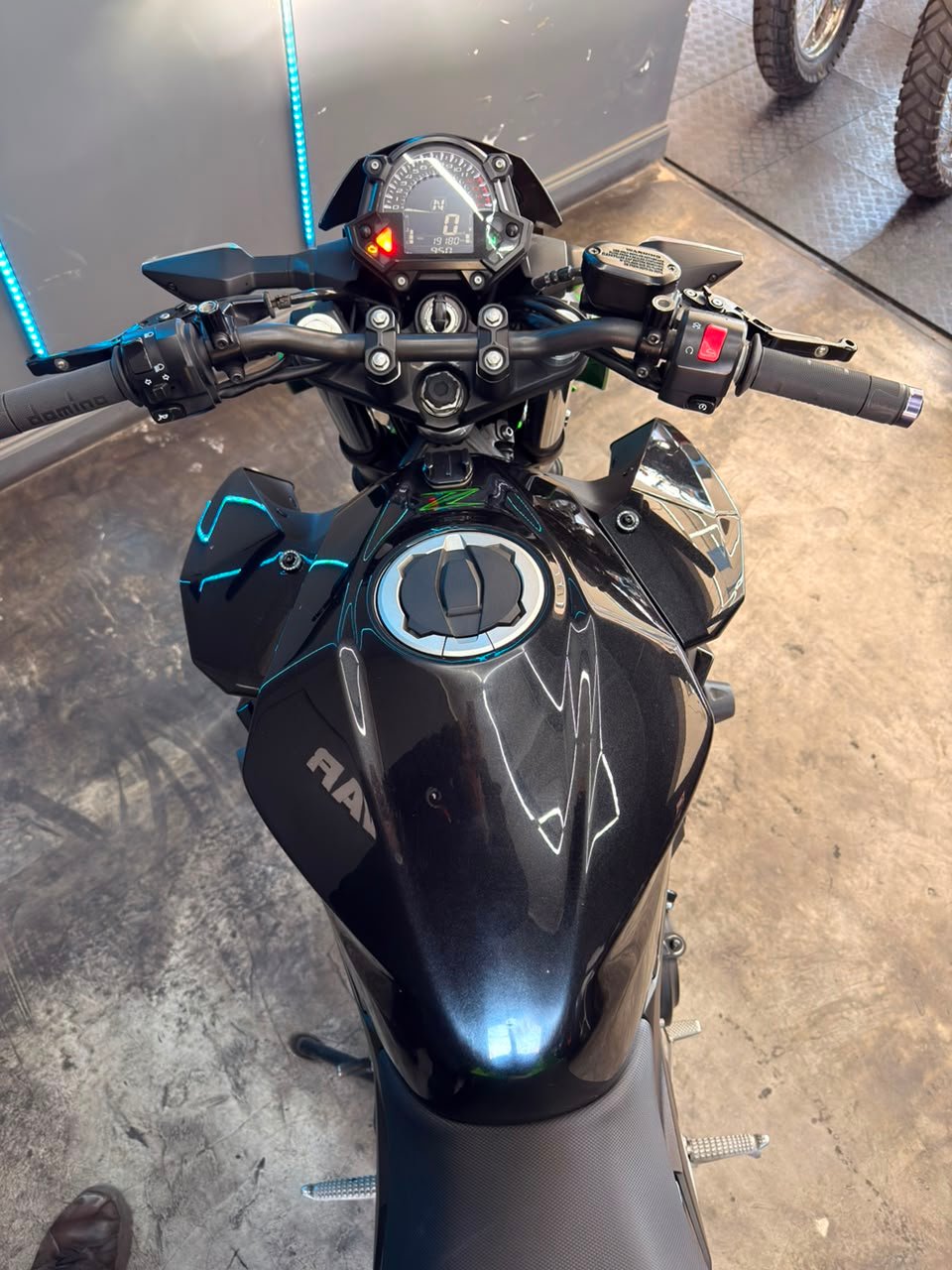 KAWASAKI Z400 2023