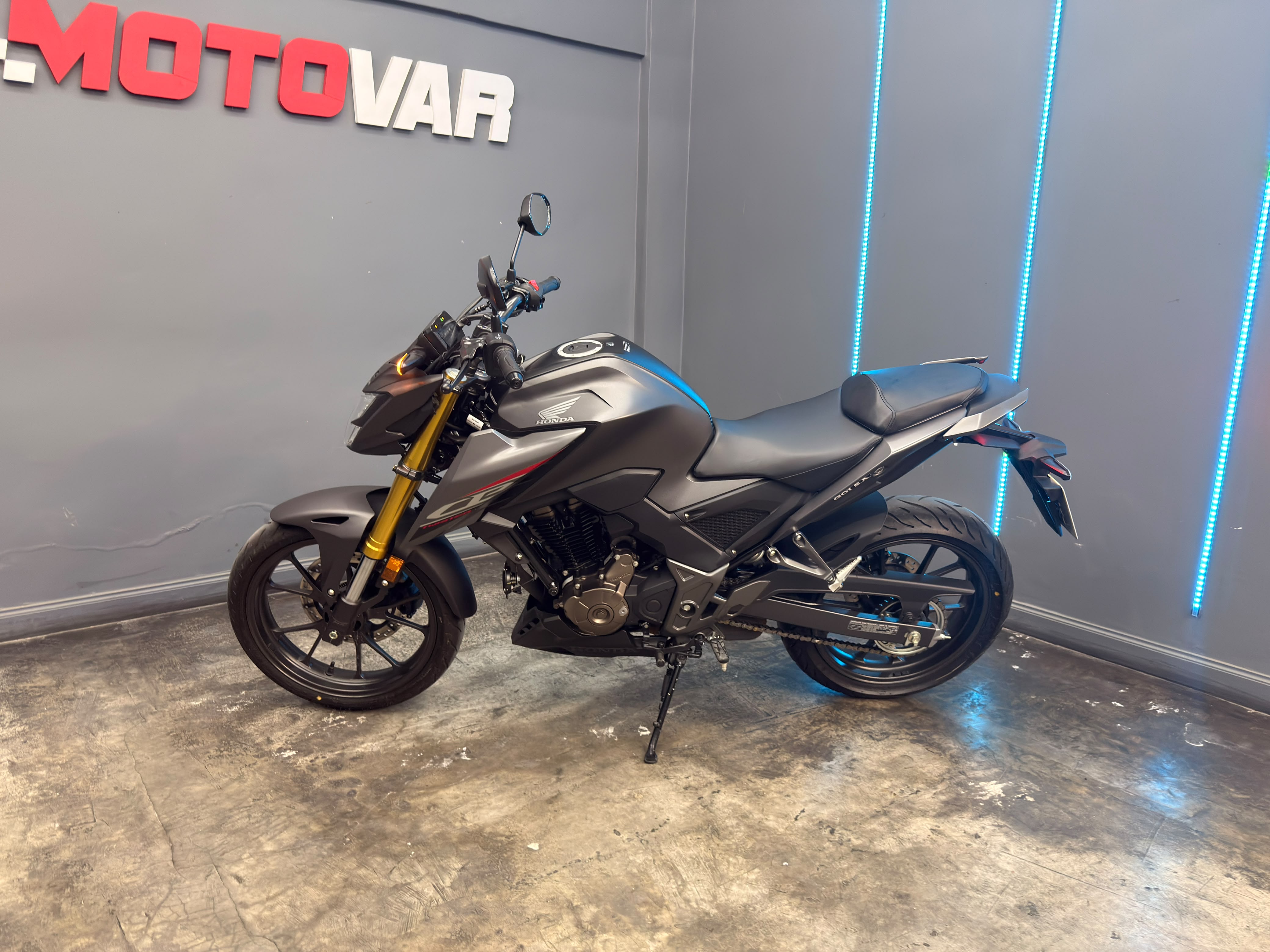 HONDA CB300 2026