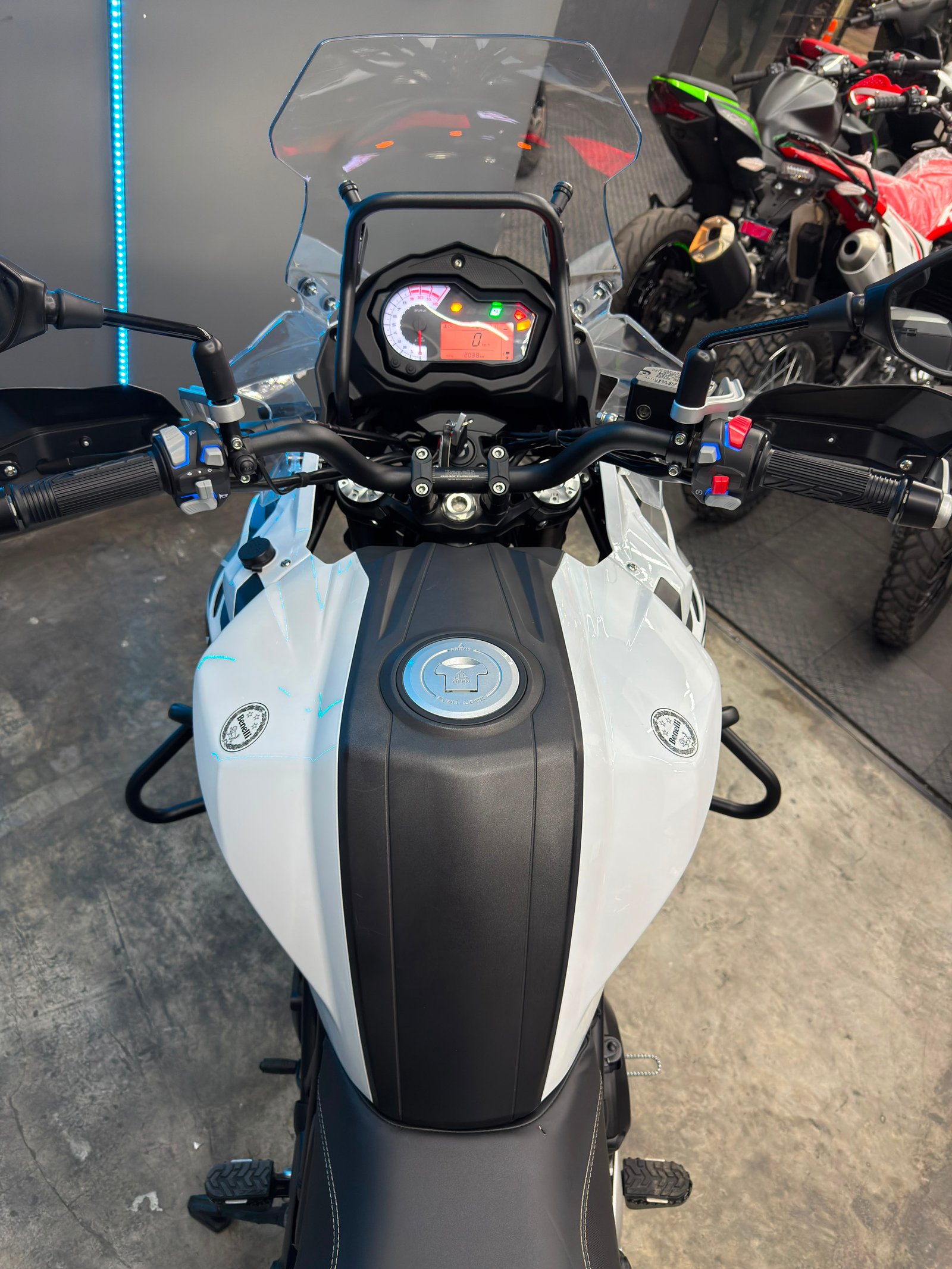 BENELLI TRK 502X 2025