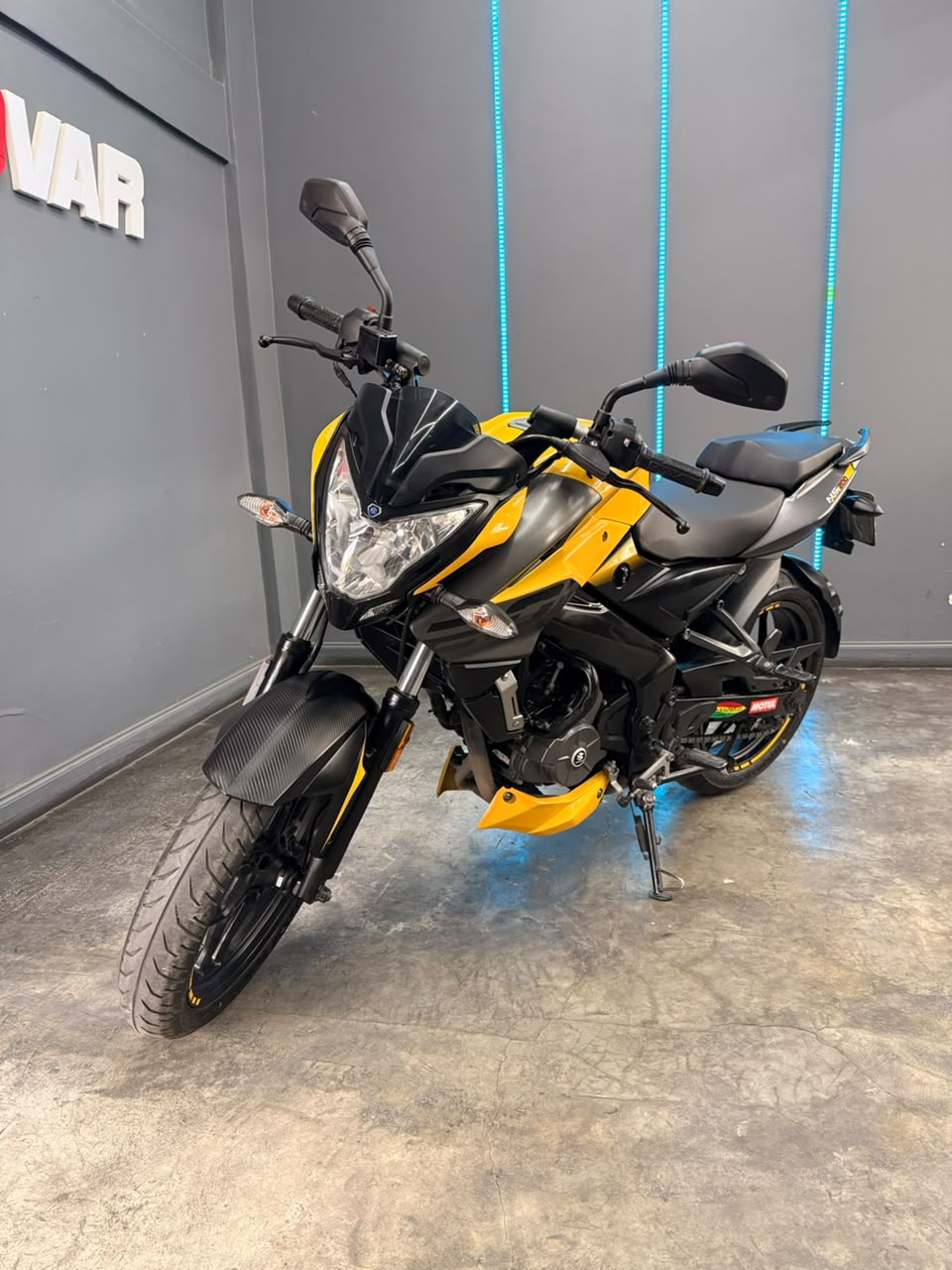 BAJAJ ROUSER 200 2022