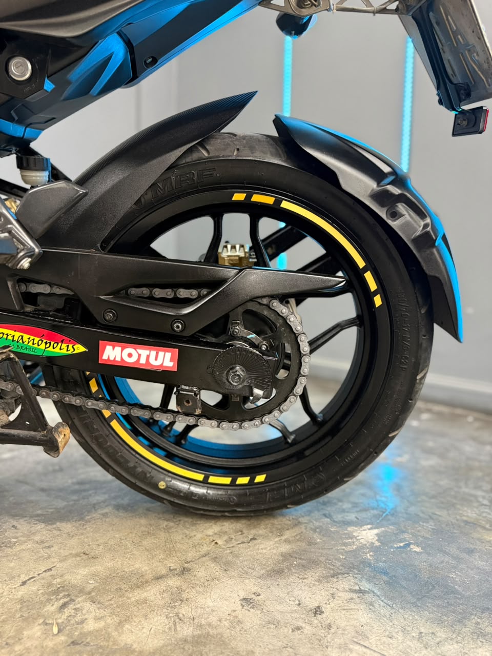 BAJAJ ROUSER 200 2022