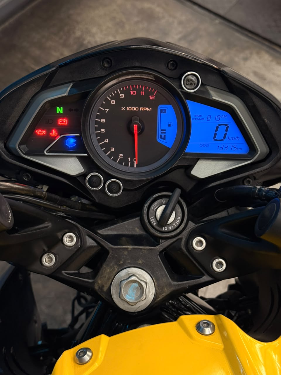 BAJAJ ROUSER 200 2022
