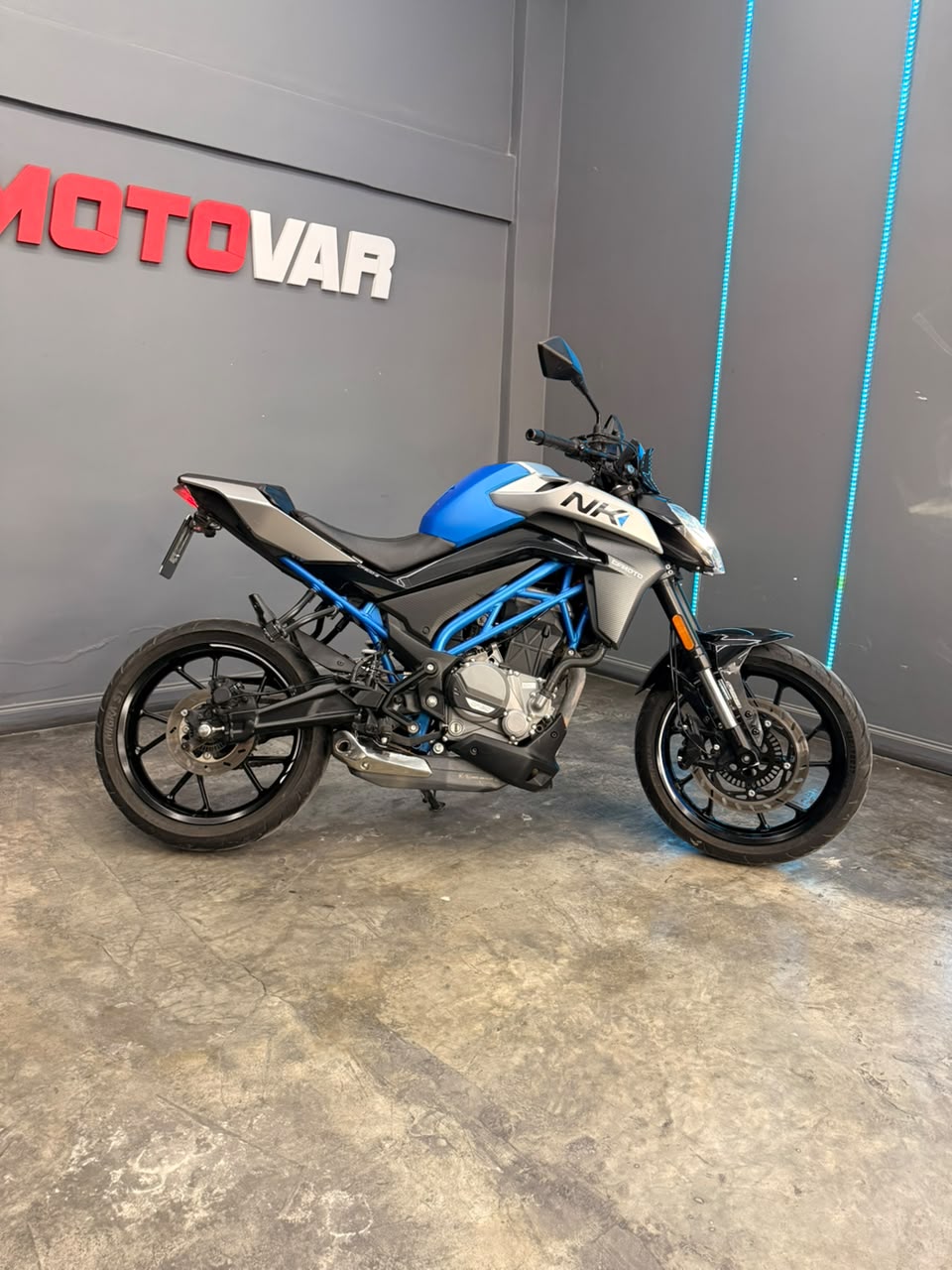 CFMOTO 300NK 2023