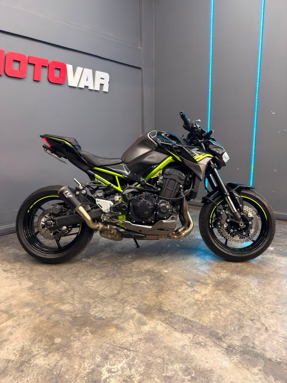 KAWASAKI Z900