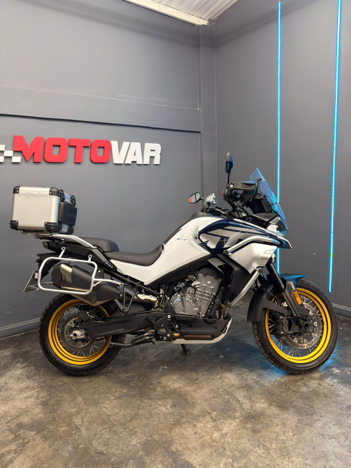 CFMOTO 800MT
