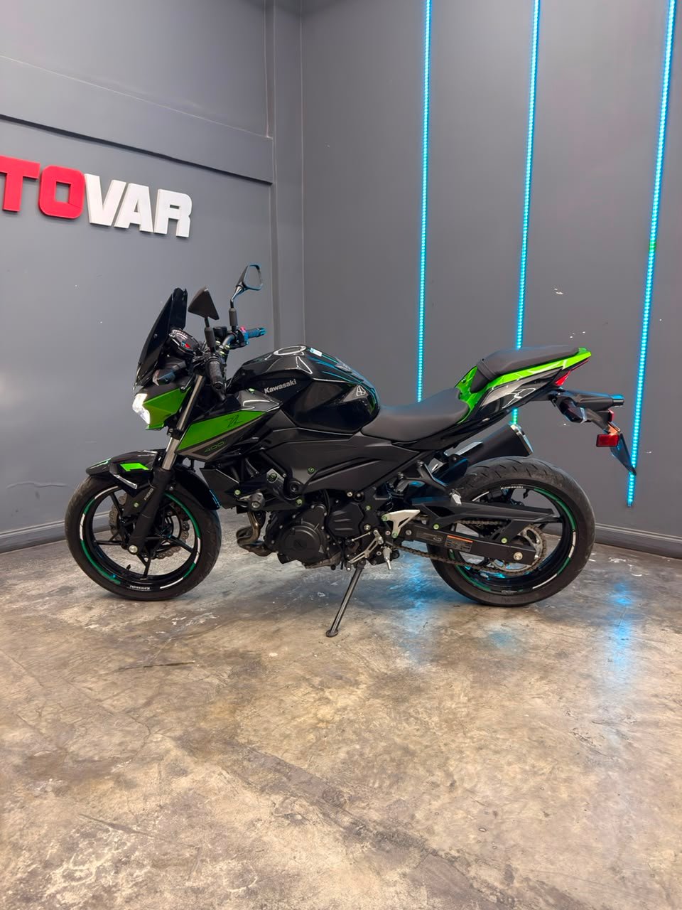 KAWASAKI Z400 2023
