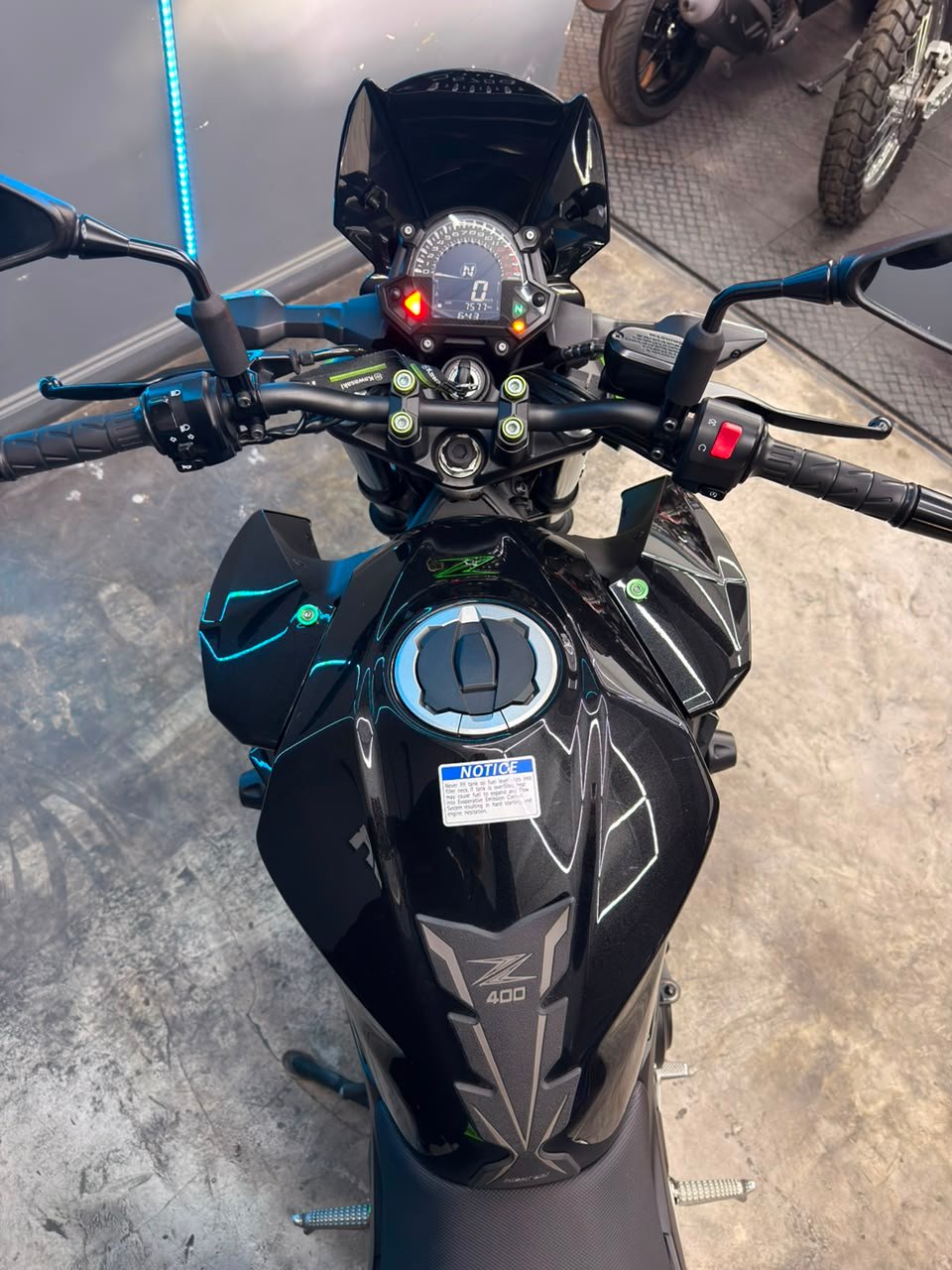 KAWASAKI Z400 2023