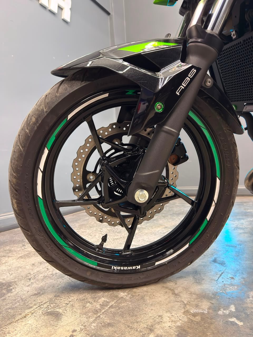 KAWASAKI Z400 2023