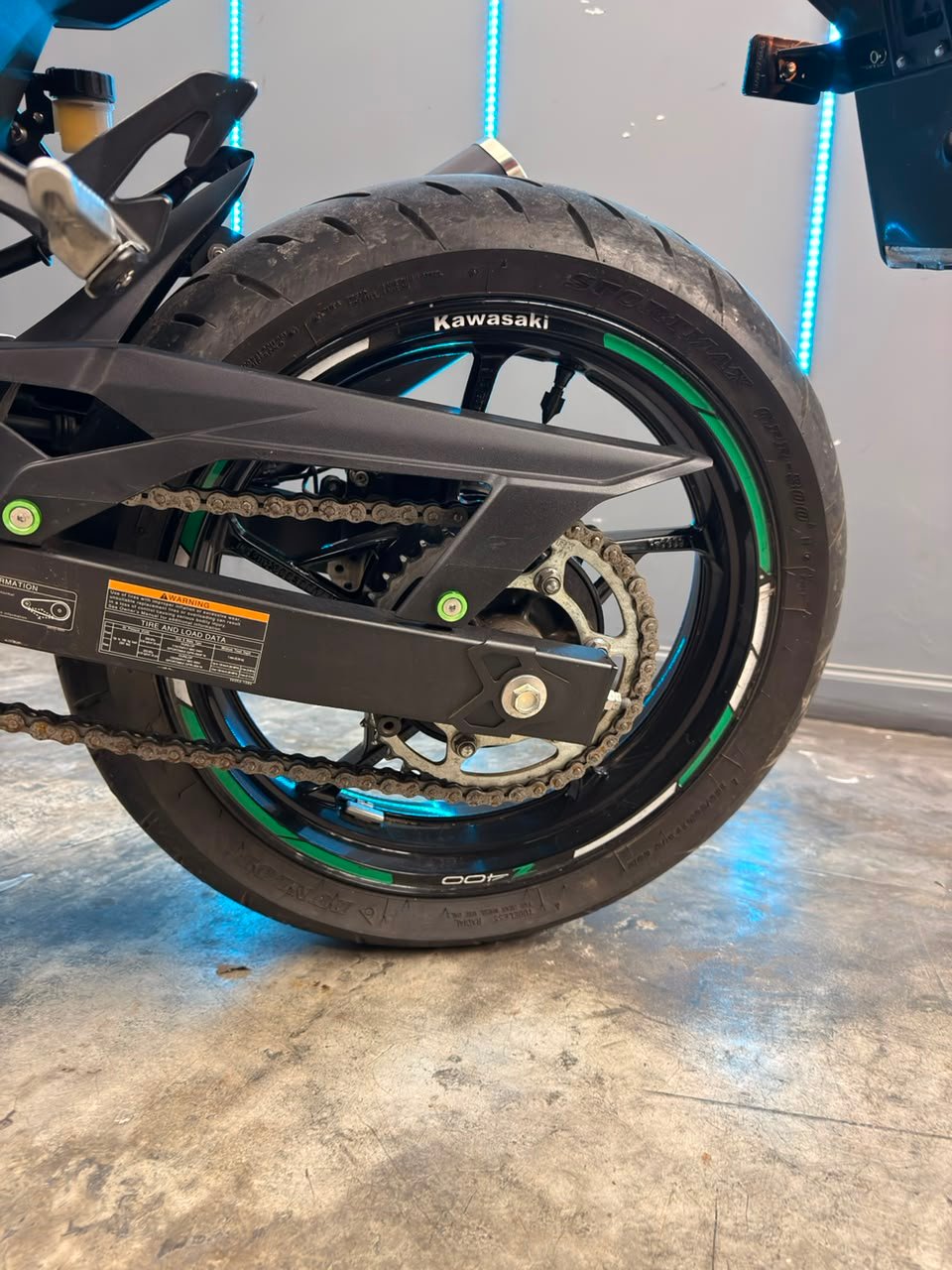 KAWASAKI Z400 2023